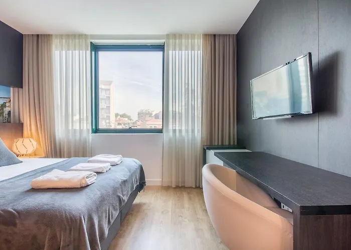 446 Galé Modern Elevator,parking